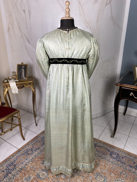 18 antique dress 1815