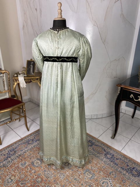 22 antique dress 1815