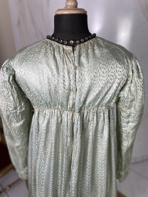 27 antique dress 1815