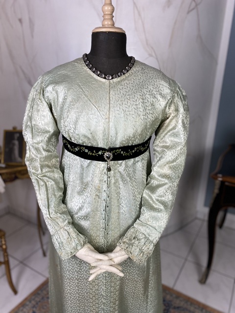 3 antique dress 1815