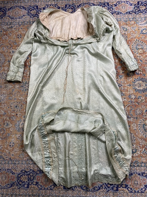 30 antique dress 1815