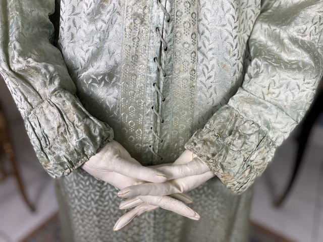 4 antique dress 1815