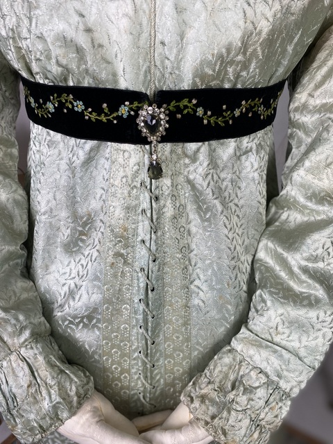 5 antique dress 1815
