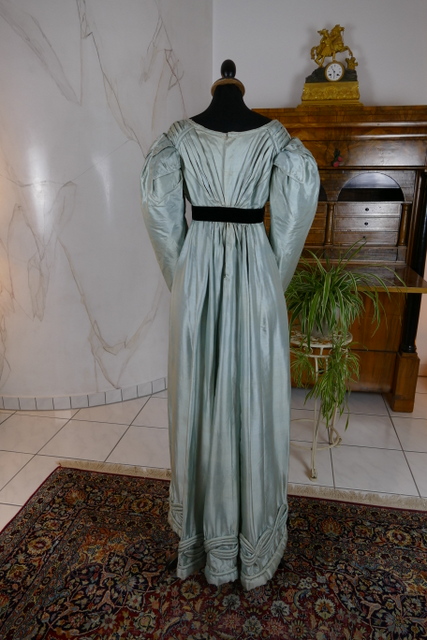 20 antique regency dress 1818