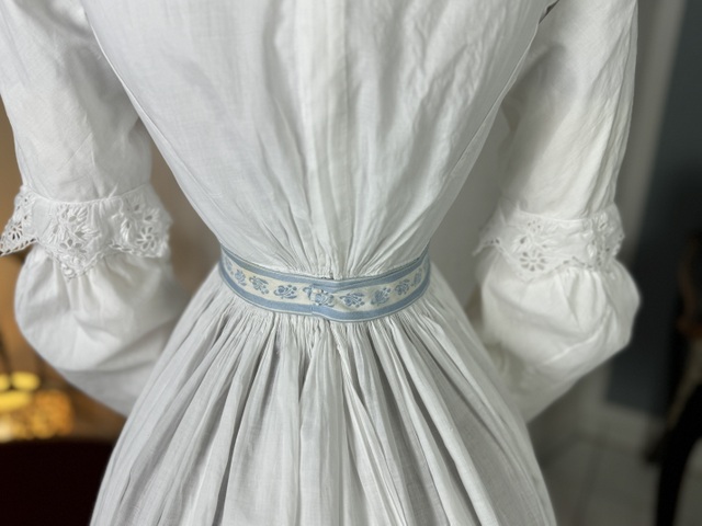 14 antikes Biedermeier Kleid 1824