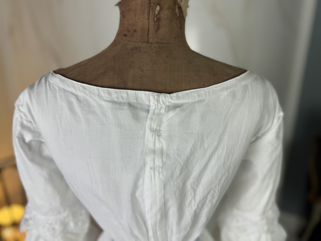 15 antikes Biedermeier Kleid 1824