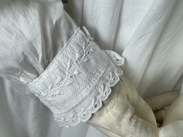 21 antikes Biedermeier Kleid 1824