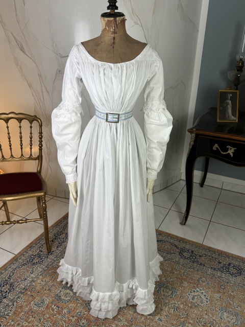 22 antikes Biedermeier Kleid 1824