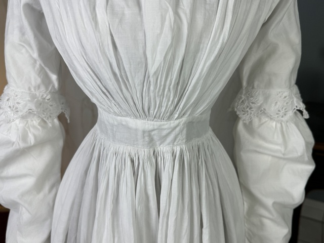 23 antikes Biedermeier Kleid 1824