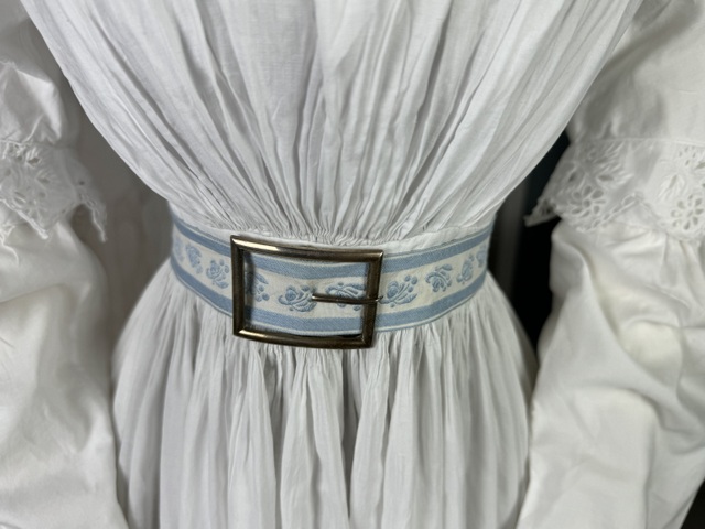 6 antikes Biedermeier Kleid 1824