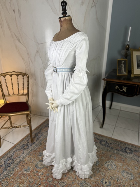 7 antikes Biedermeier Kleid 1824