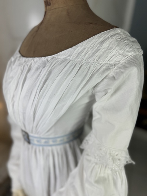 8 antikes Biedermeier Kleid 1824
