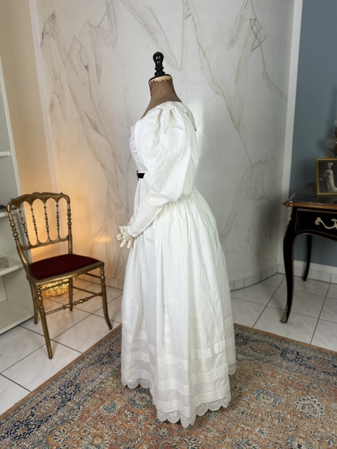 11 antikes Biedermeier Kleid 1830