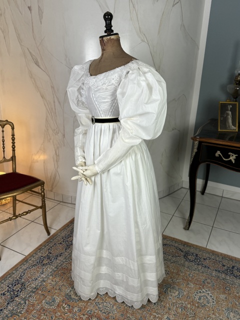9 antikes Biedermeier Kleid 1830