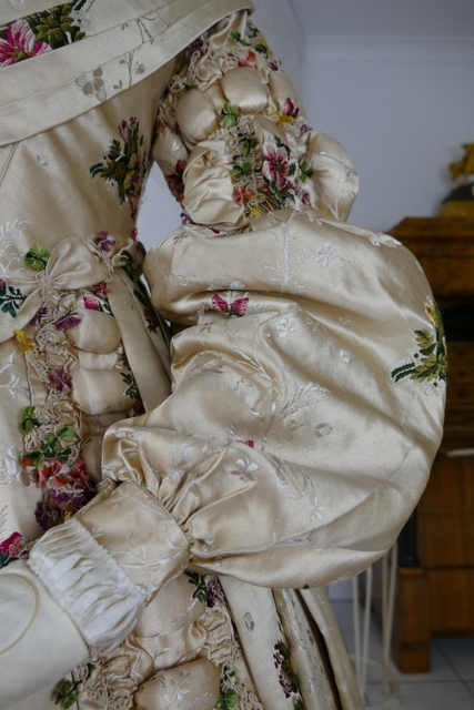 18 antique court dress 1838