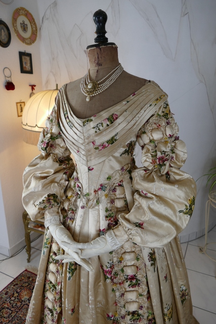 5 antique court dress 1838