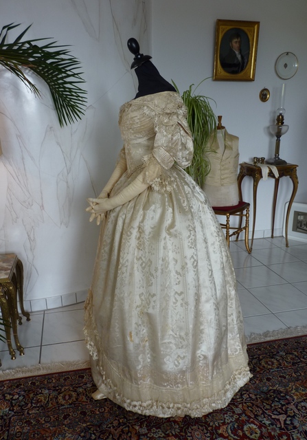 31 Biedermeier Hochzeitskleid 1835