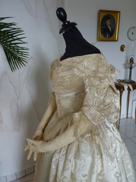 32 Biedermeier Hochzeitskleid 1835