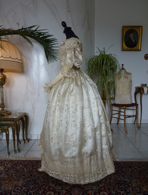 39 Biedermeier Hochzeitskleid 1835
