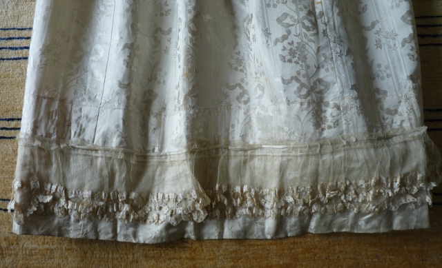56 antique gown 1835