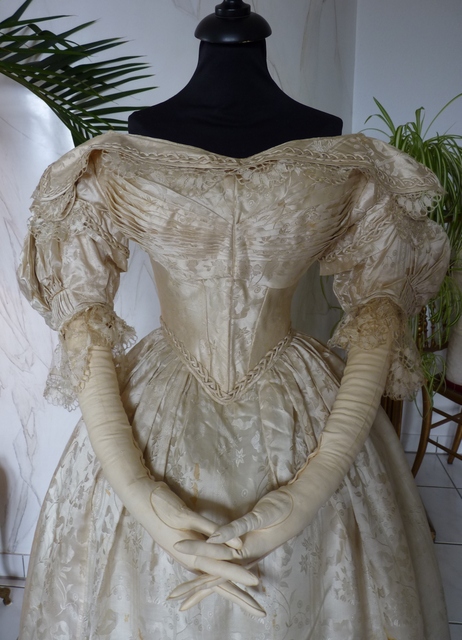 9 antique wedding ensemble 1835