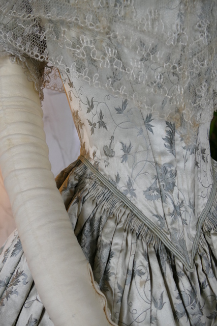 13 antikes Biedermeier Kleid 1837