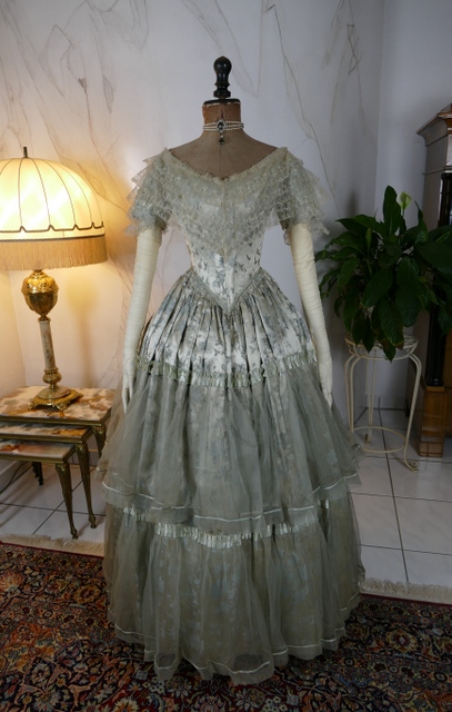 17 antikes Biedermeier Kleid 1837