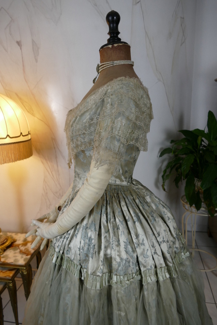 21 antikes Biedermeier Kleid 1837