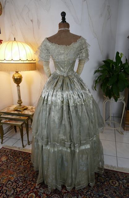 25 antikes Biedermeier Kleid 1837