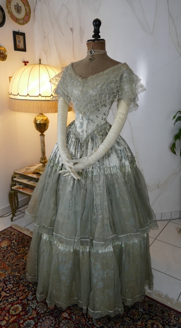 2 antikes Biedermeier Kleid 1837