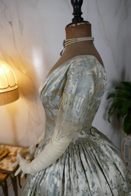 38 antikes Biedermeier Kleid 1837