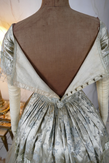 40 antikes Biedermeier Kleid 1837
