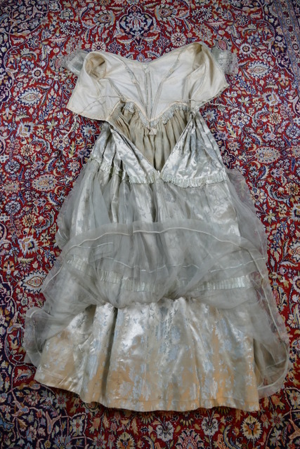 45 antikes Biedermeier Kleid 1837