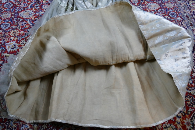 47 antikes Biedermeier Kleid 1837