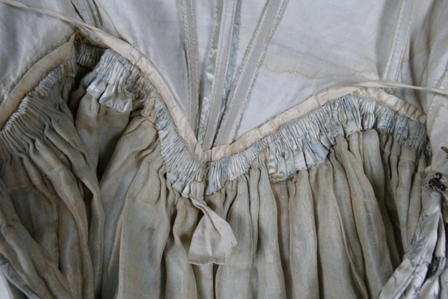 48 antikes Biedermeier Kleid 1837