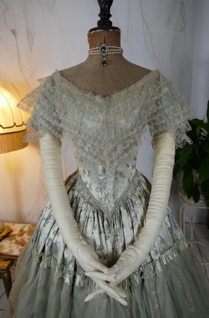 5 antikes Biedermeier Kleid 1837