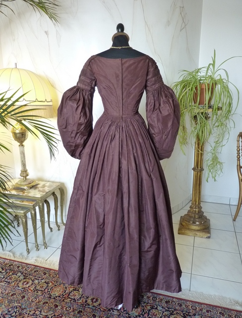 14 antique romantic period gown 1837