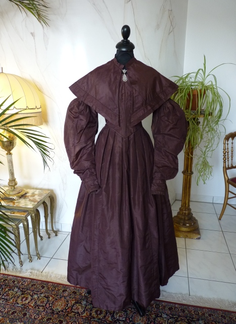 21 antique romantic period gown 1837