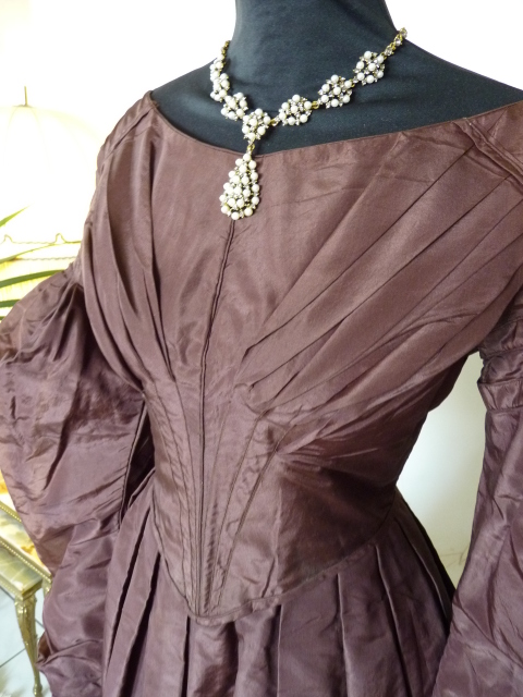 9 antique romantic period gown 1837