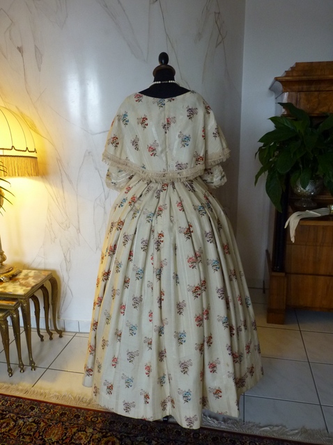 16 antique romantic period dress 1839