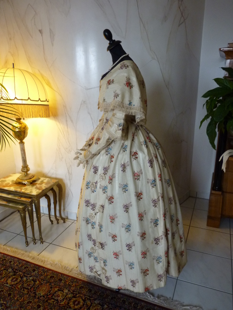 20 antique romantic period dress 1839