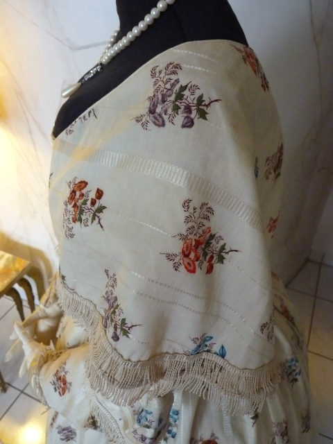 22 antique romantic period dress 1839