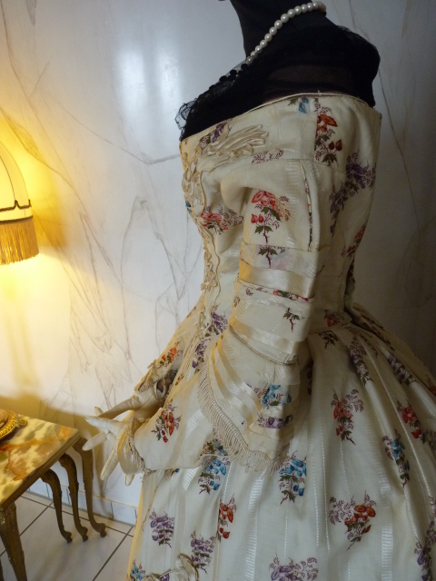 42 antique romantic period dress 1839