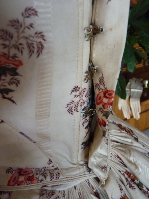 45 antique romantic period dress 1839