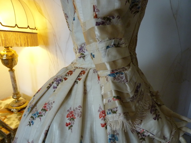47 antique romantic period dress 1839