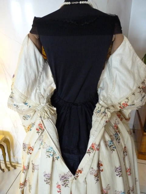 52 antique romantic period dress 1839