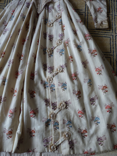 57 antique romantic period dress 1839