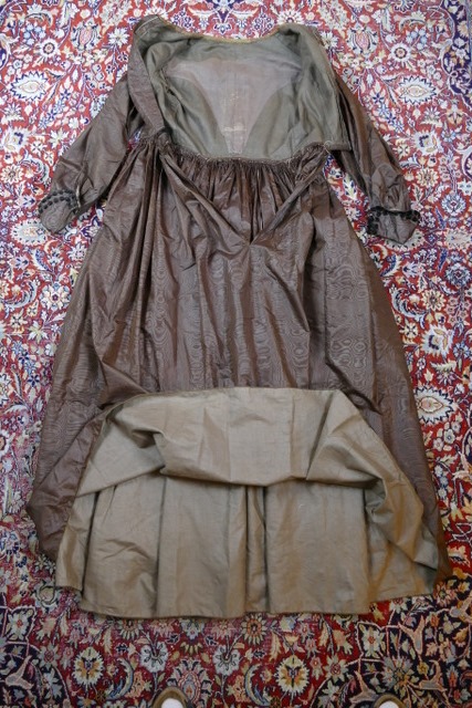 55 antique afternoon dress 1840