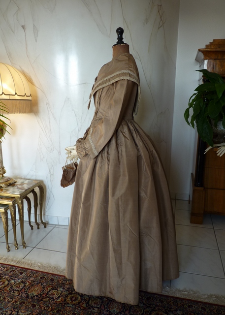 17 antikes Kleid Biedermeier 1844