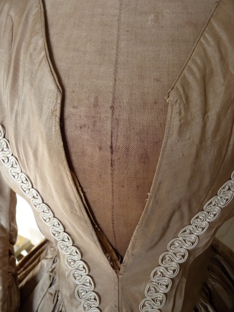 29 antikes Kleid Biedermeier 1844